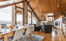 Are'S Best Family Home